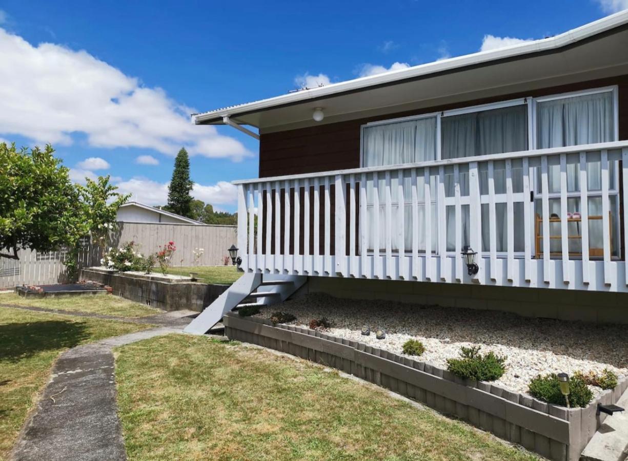 Spacious Utuhina Holiday House Rotorua Eksteriør billede