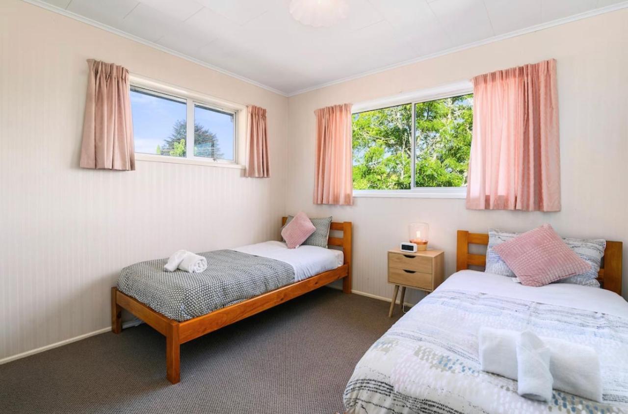 Spacious Utuhina Holiday House Rotorua Eksteriør billede